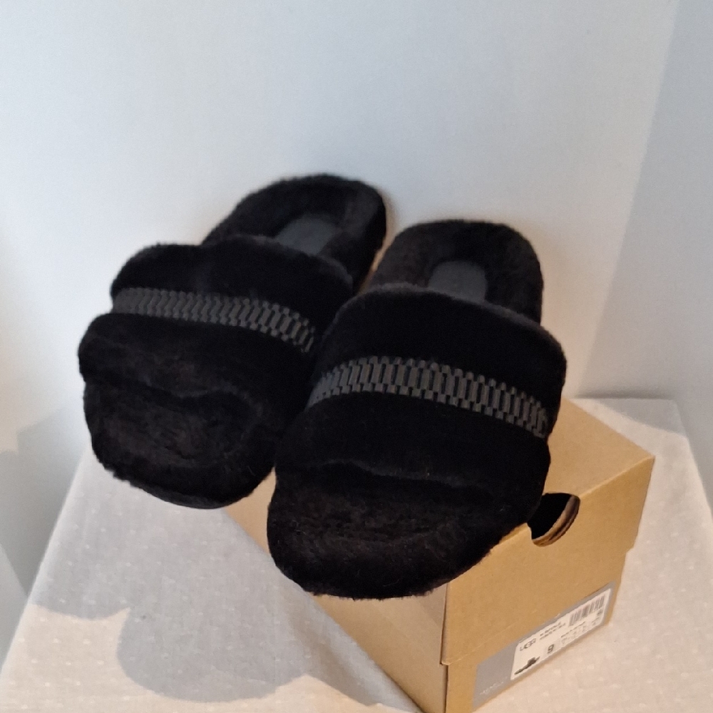 Kendall + Kylie Black Fuzzy Slide Sandals Size 9